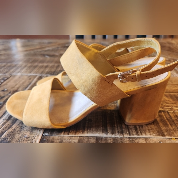 Old Navy Block Heel Sandals in Mustard Suede Size 10 - Picture 6 of 15